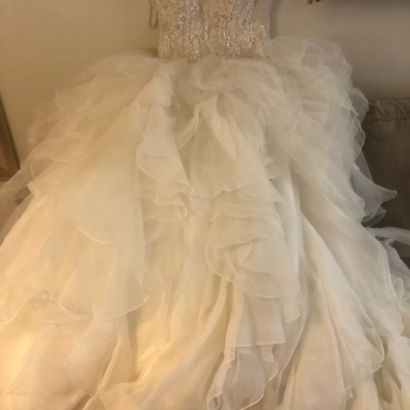 Oleg Cassini Wedding Gown - Picture 4 of 7